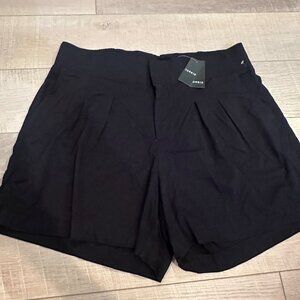 Torrid Womens Wide Waist Stretch Challis High Rise Shorts Deep Black Size 18